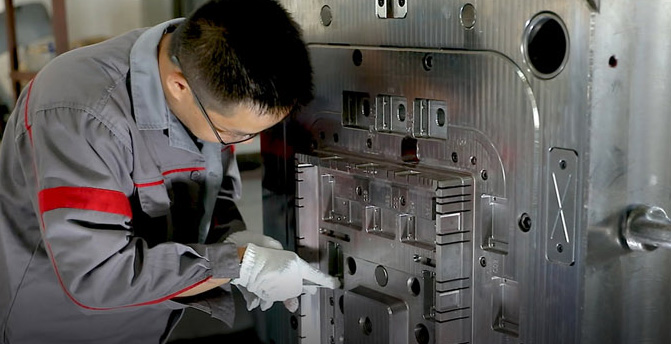 How the EU PPWR Regulation Reshapes Plastic Crate and Pallet Mold Requirements for 2026–2030